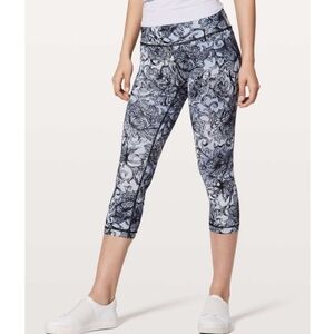 Lululemon Wunder Under crop hi-rise size 6